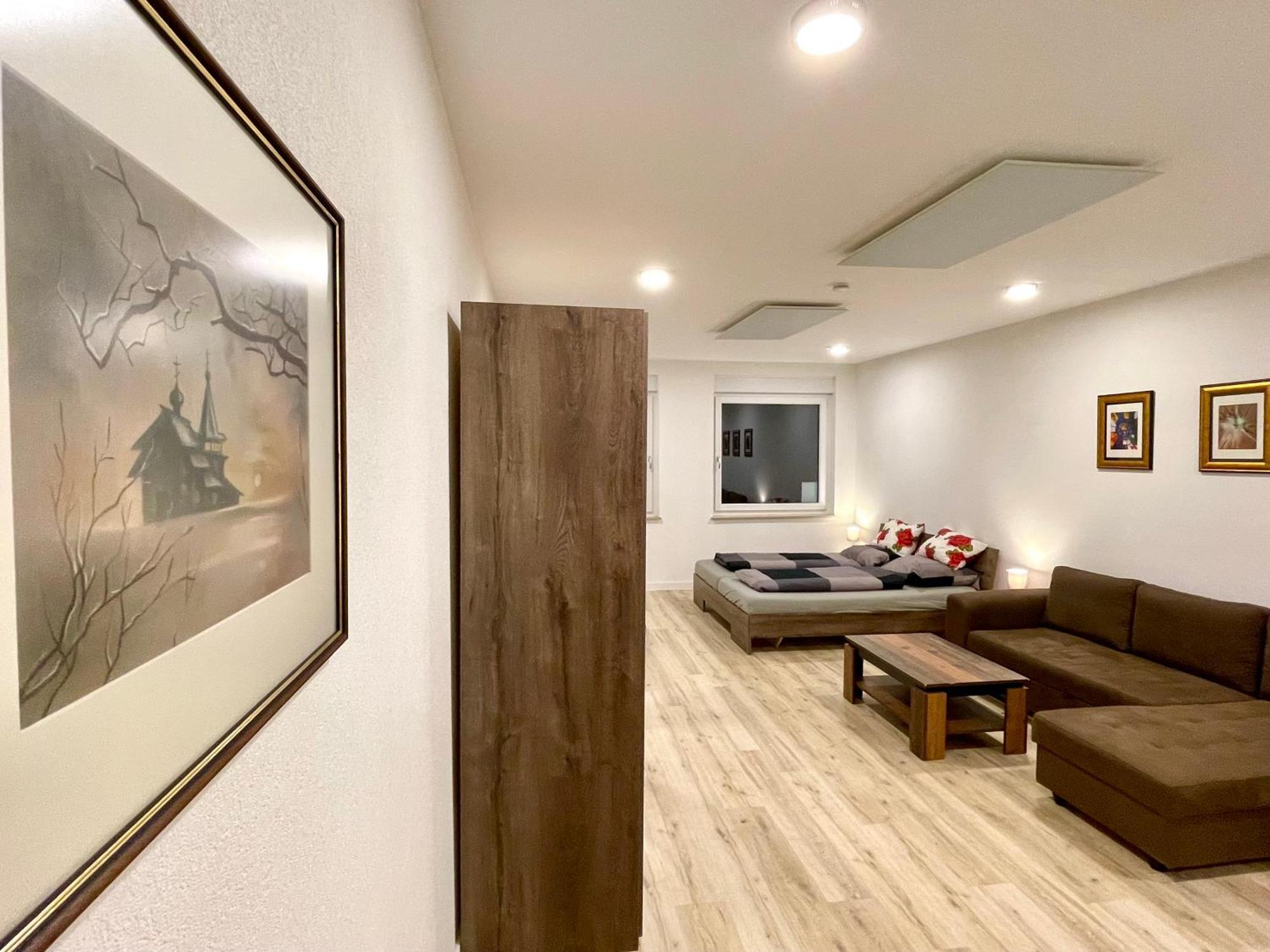 Neu Grosse Einzimmerwohnung Im Zentrum Goldstadt Pforzheim Schloessle المظهر الخارجي الصورة