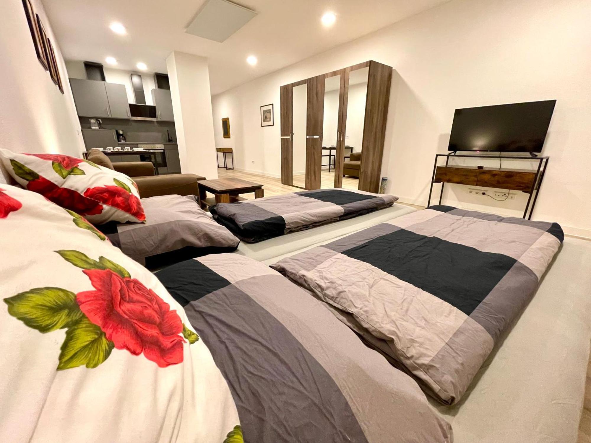 Neu Grosse Einzimmerwohnung Im Zentrum Goldstadt Pforzheim Schloessle المظهر الخارجي الصورة