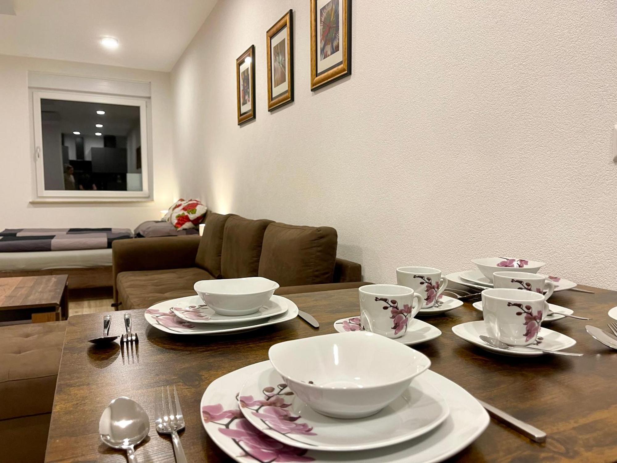 Neu Grosse Einzimmerwohnung Im Zentrum Goldstadt Pforzheim Schloessle المظهر الخارجي الصورة