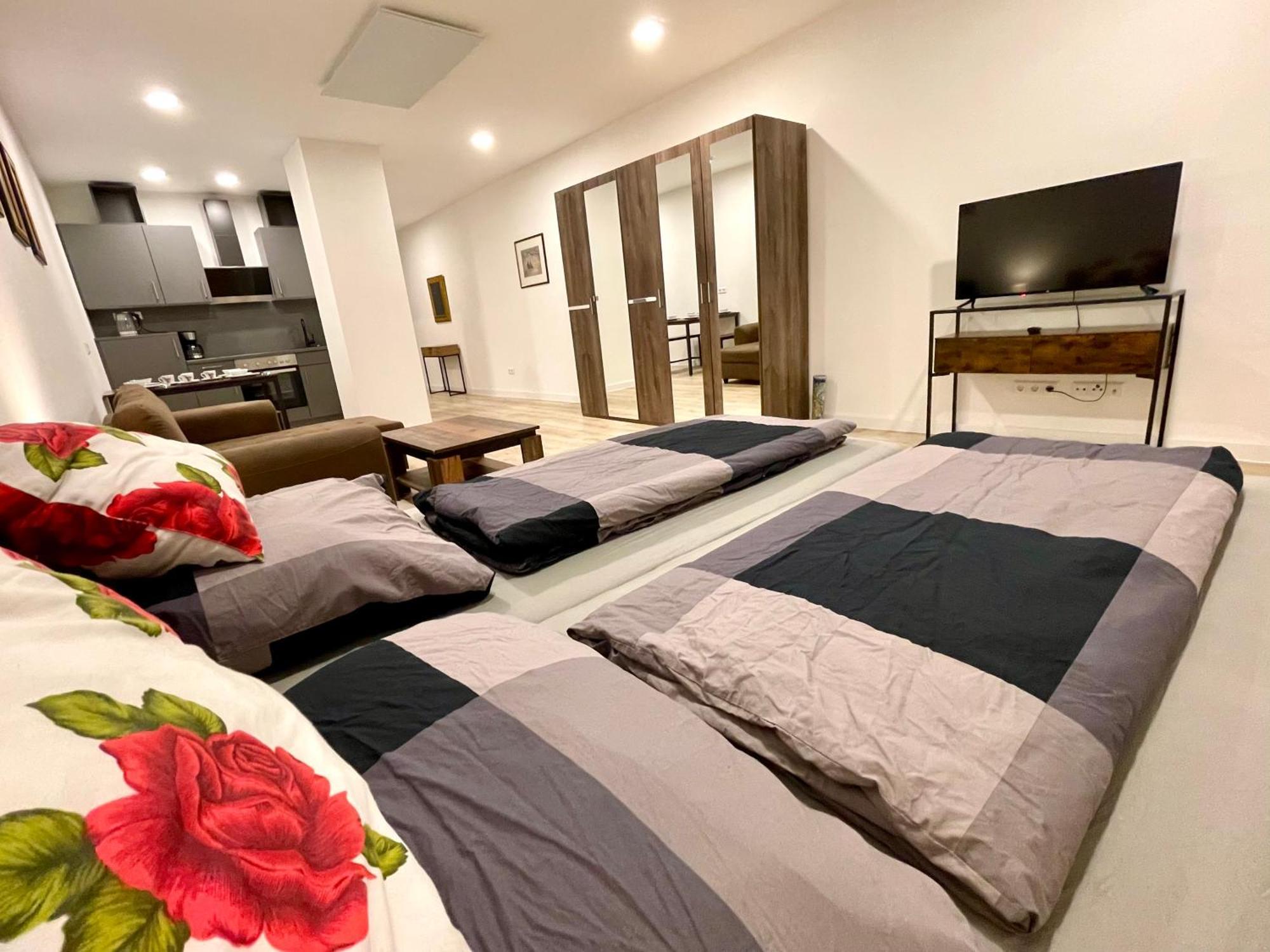 Neu Grosse Einzimmerwohnung Im Zentrum Goldstadt Pforzheim Schloessle المظهر الخارجي الصورة