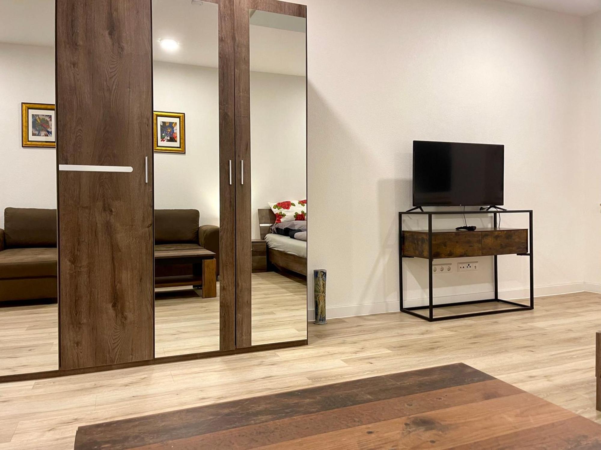 Neu Grosse Einzimmerwohnung Im Zentrum Goldstadt Pforzheim Schloessle المظهر الخارجي الصورة