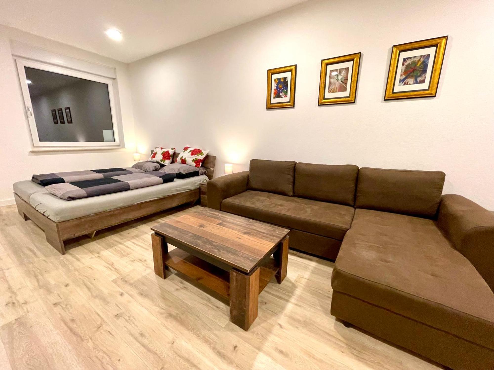 Neu Grosse Einzimmerwohnung Im Zentrum Goldstadt Pforzheim Schloessle المظهر الخارجي الصورة